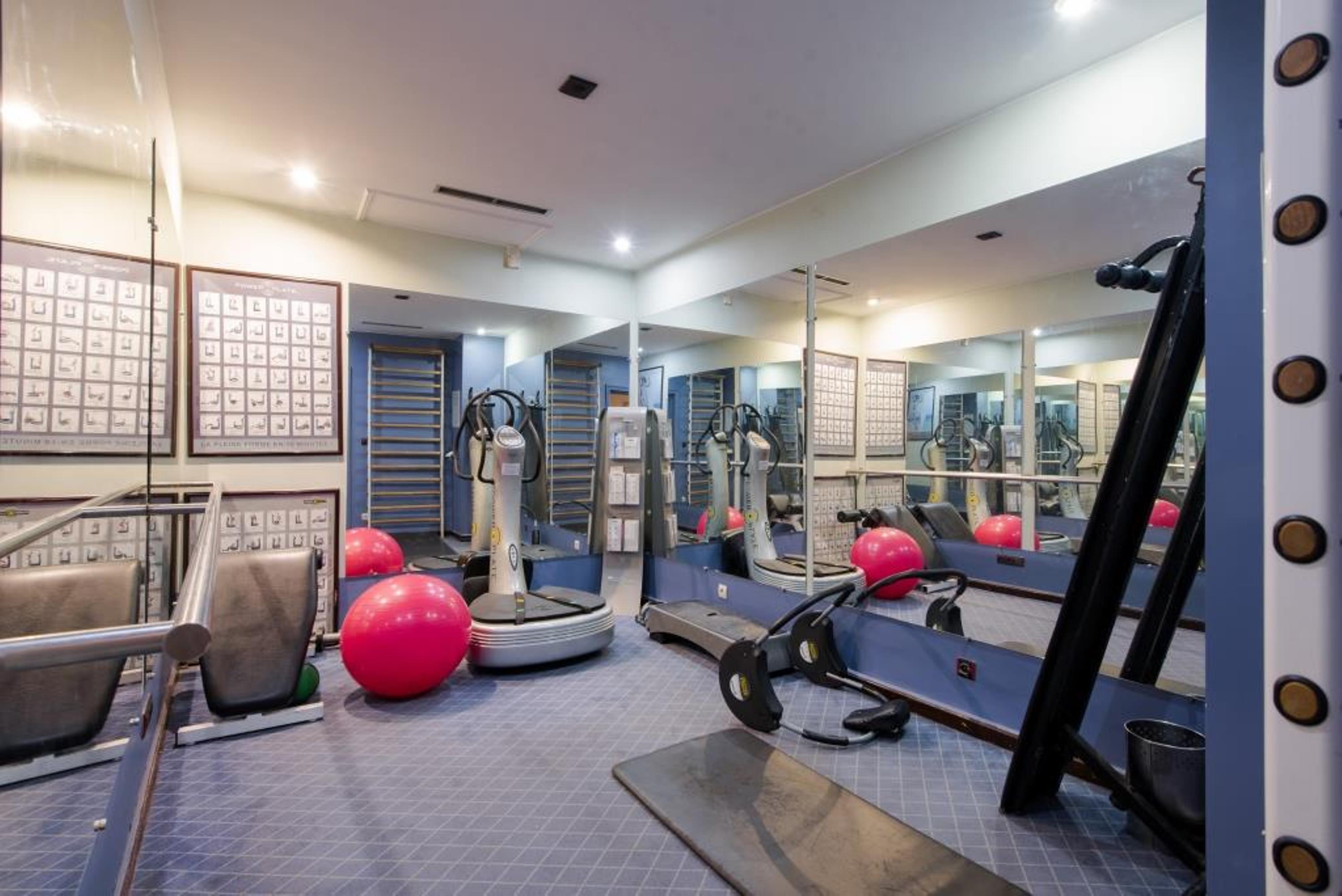 Hotel Colbert - Spa & Casino อันตานานารีโว ภายนอก รูปภาพ